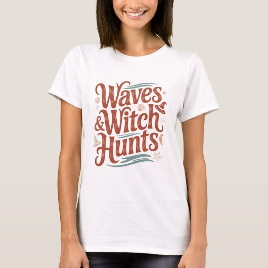 波と魔女狩りの面白い本好きファンタジー Tシャツ (正面)
