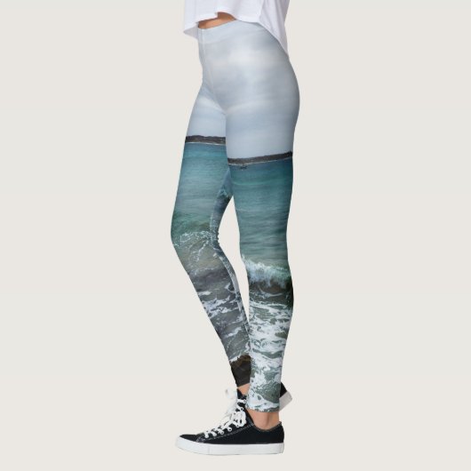 波と魚釣り船が海に乗り レギンス (左)