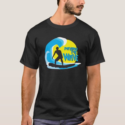 波によってかき立てられるサーファー1の舗装 Tシャツ (正面)