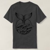 波に乗った鯨尾 Tシャツ (デザイン正面)