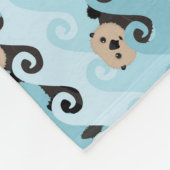 波に乗っているラッコ フリースブランケット (角)