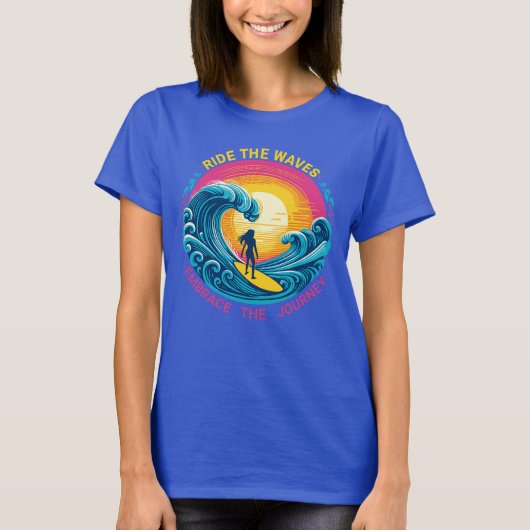 波に乗り、旅を受け入れる Tシャツ (正面)