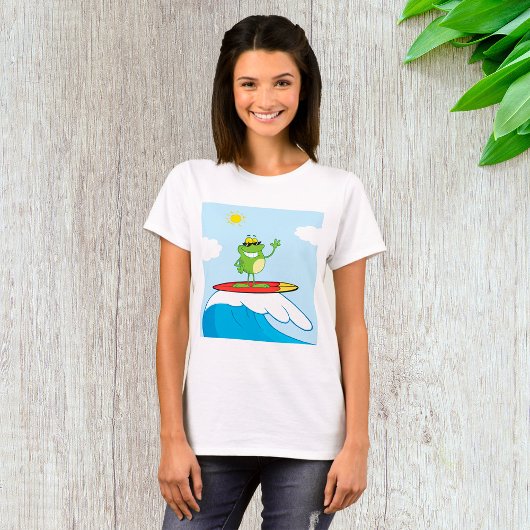 波に乗るカエルのTシャツ Tシャツ