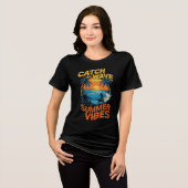 波に乗る、夏の雰囲気 トライブレンドTシャツ (正面全面)