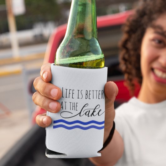 波に打ち寄せる湖で人生は良い 缶クーラー