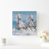 波の中でアンダルシ走アの白い馬 スクエア壁時計 (ホーム)