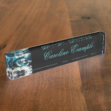 波の中で泳ぐスチームパンクのオルカ。