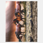 波の中の馬 フリースブランケット (正面)