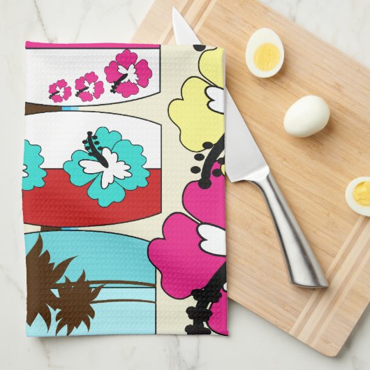 波の店のサーフィンの海のビーチのサーフボードのヤシの木 キッチンタオル (四つ折り)