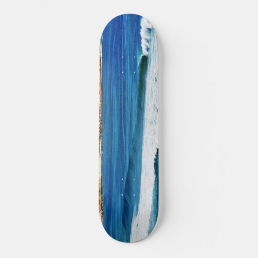 波は上がっている。 スケートボード (正面)