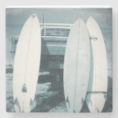 波は3杯のサーフボード青いサーフボードのサーフィンを震えさせます ストーンコースター (正面)