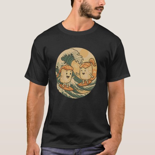 波をキャッチする面白いライス寿司 Tシャツ (正面)