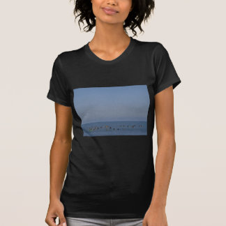 波を待っているサーファー Tシャツ