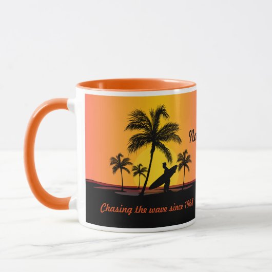 波を追跡するパーソナライズなサーファーのサーフィン マグカップ (左)