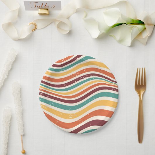 波ストライプ状グランジ.レトロ溝 ペーパープレート (ウェディング)