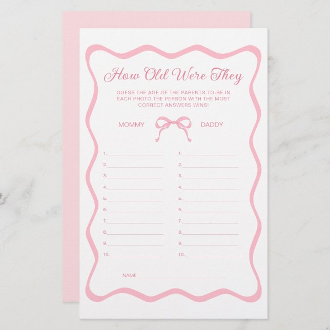 波ピンクの弓の赤ちゃんシャワー年齢ゲームを推測 (正面/裏面)