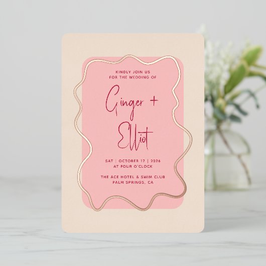 波モダンはっきりした枠マゼンタピンク結婚の金ゴールド 箔招待状 (立ち正面)