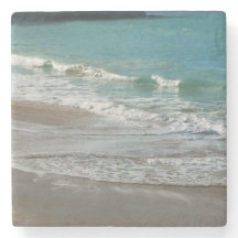 波ラッピング上のビーチターコイズブルー海