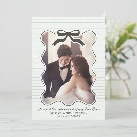 波型フレームボウPinstriedホリデーカードクリスマス シーズンカード (スタンド正面)