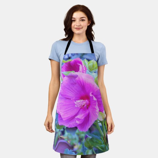 波形のエレガント青い葉を持つピンクのハイビスカス エプロン (着用した状態)