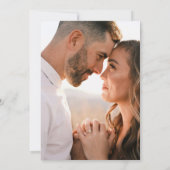 波形モダンピンクと赤のレトロの結婚角 招待状 (裏面)