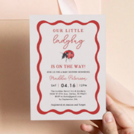 波打つ私たちの小さなLadybug女の子の赤ちゃんシャワー 招待状