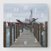 波止場とアイスブレーカーミュージアムウォールクロック スクエア壁時計 (正面)