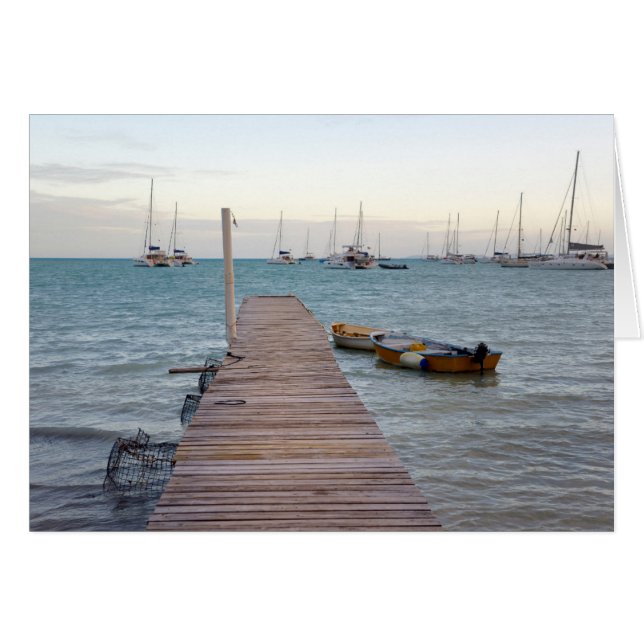 波止場とロブスターポット (正面横)