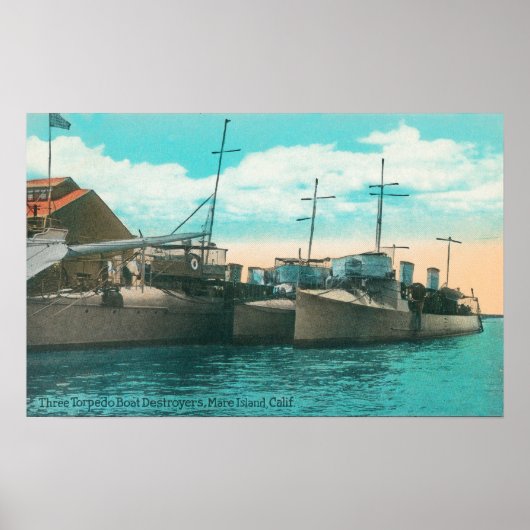 波止場の3つの魚雷ボート駆逐艦のビュー ポスター (正面)