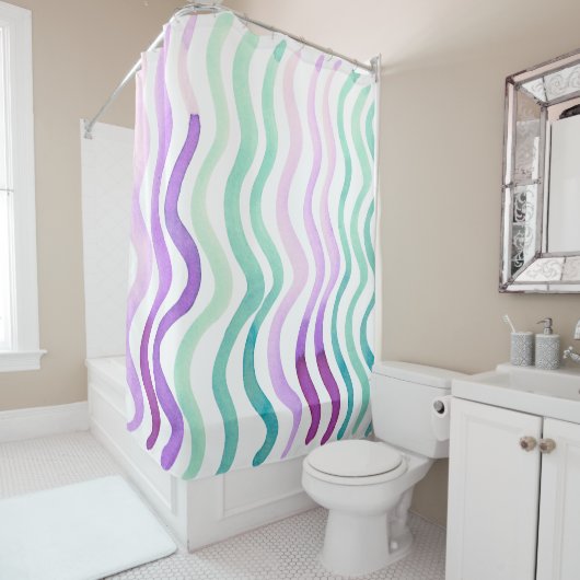 波状の紫と緑の水色の線 シャワーカーテン (インサイチュ)