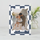 波状モダンエッジのチェックミニマル写真クリスマス シーズンカード (スタンド正面)