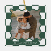 波状モダンエッジのチェックミニマル写真クリスマス セラミックオーナメント (正面)