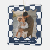 波状モダンエッジのチェックミニマル写真クリスマス セラミックオーナメント (左)