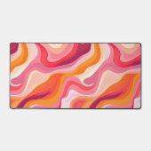 波線抽象芸術パターンピンクレトロ デスクマット (正面)