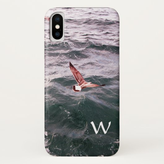 波飛んでいる上のカモメ Case-Mate iPhoneケース (裏面)