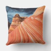 波、朱の崖、アリゾナ州 クッション (裏面)