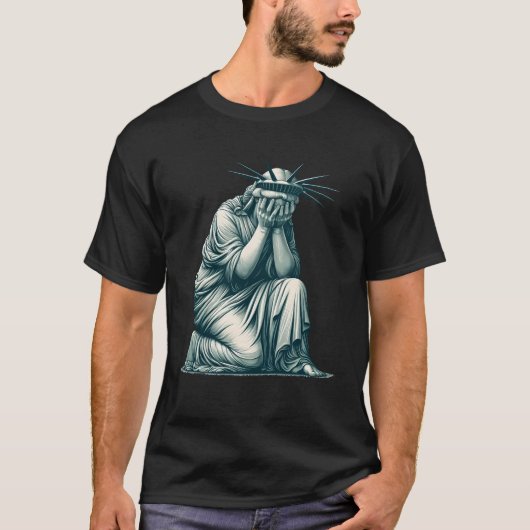 泣く自由の女神のパロディーA Tシャツ (正面)