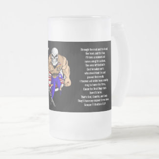 泥と血の中を フロストグラスビールジョッキ