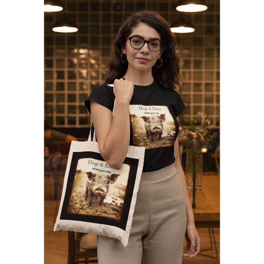 泥の中の豚、ハグとキス、カスタマイズ可能 Tシャツ