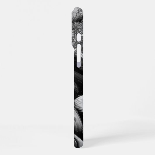 泥の中の貝殻 iPhoneケース (左側面)