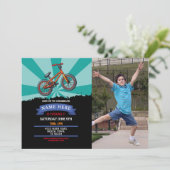 泥の楽しい写真に乗ってダートバイクの誕生日の招待 招待状 (スタンド正面)