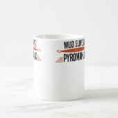 泥を投げる放火魔 - 陶芸陶器 コーヒーマグカップ (中央)