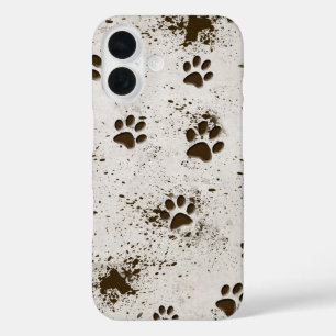 泥んこ犬の足跡プリント iPhone 16ケース
