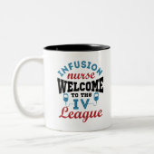 注入ナース、I.V.へようこそリーグ ツートーンマグカップ (左)