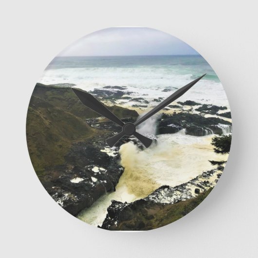 注射ホーン、ペルテュア岬、オレゴン海岸 ラウンド壁時計 (正面)