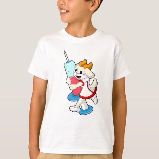 注射器による予防接種のナースとしてのヤギ Tシャツ (正面)