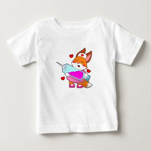 注射器を持つ看護師のキツネ ベビーTシャツ (正面)