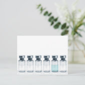注射用薬剤を含むバイアル。これは ポストカード (スタンド正面)