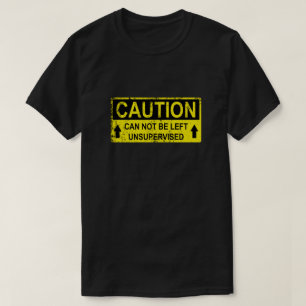 注意おもしろい標識 – 監視されな離れい Tシャツ