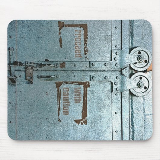 注意して青い灰色の工業用ドアで進む マウスパッド (正面)